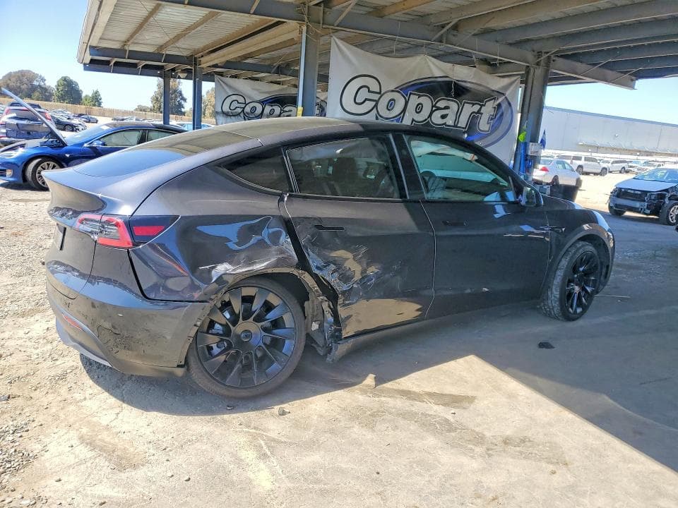 2024 TESLA MODEL Y 3