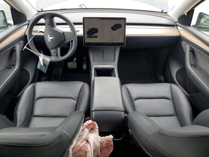 2024 TESLA MODEL Y 8
