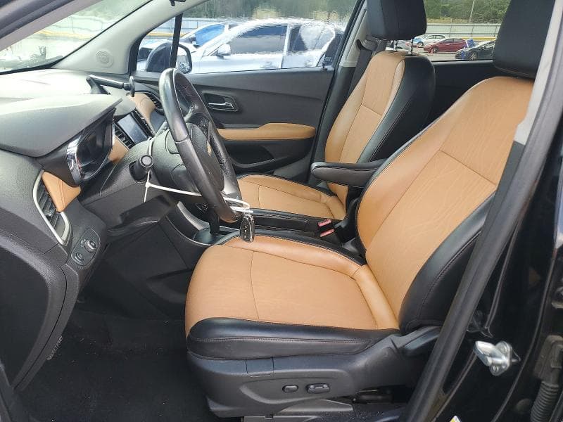 2020 CHEVROLET TRAX 1LT 7
