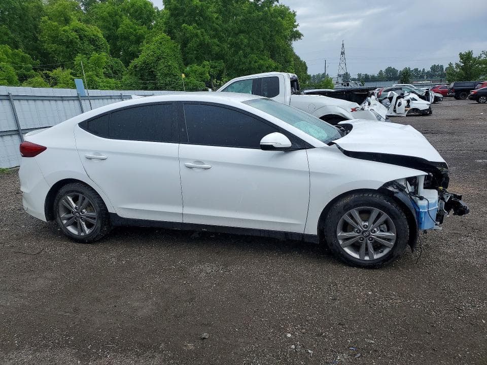 2018 HYUNDAI ELANTRA SEL 4