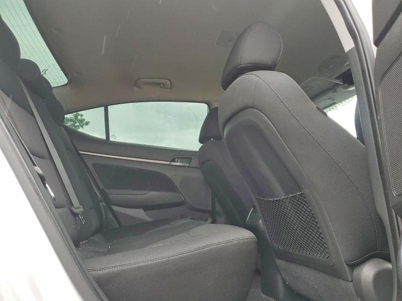 2018 HYUNDAI ELANTRA SEL 10