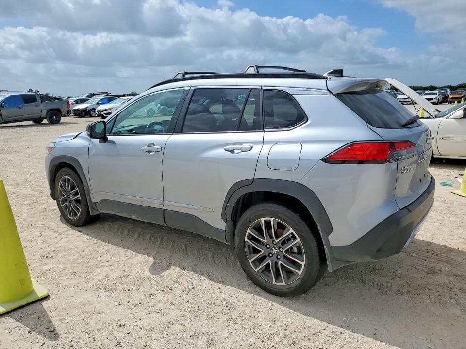 2026 TOYOTA COROLLA CROSS XLE 2