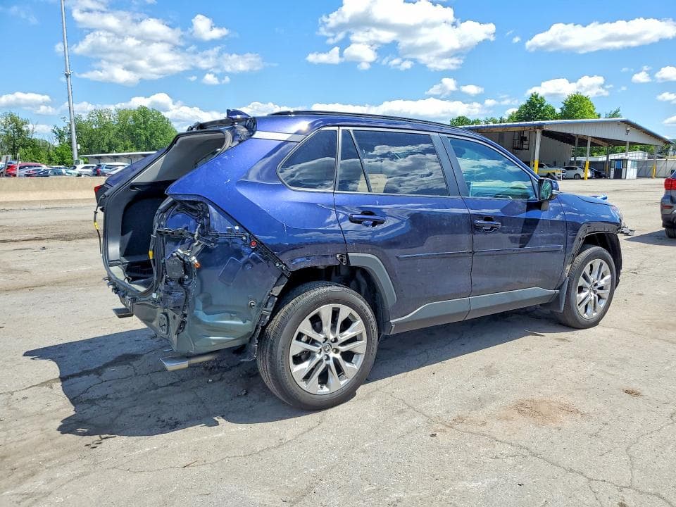 2024 TOYOTA RAV4 XLE PREMIUM 3