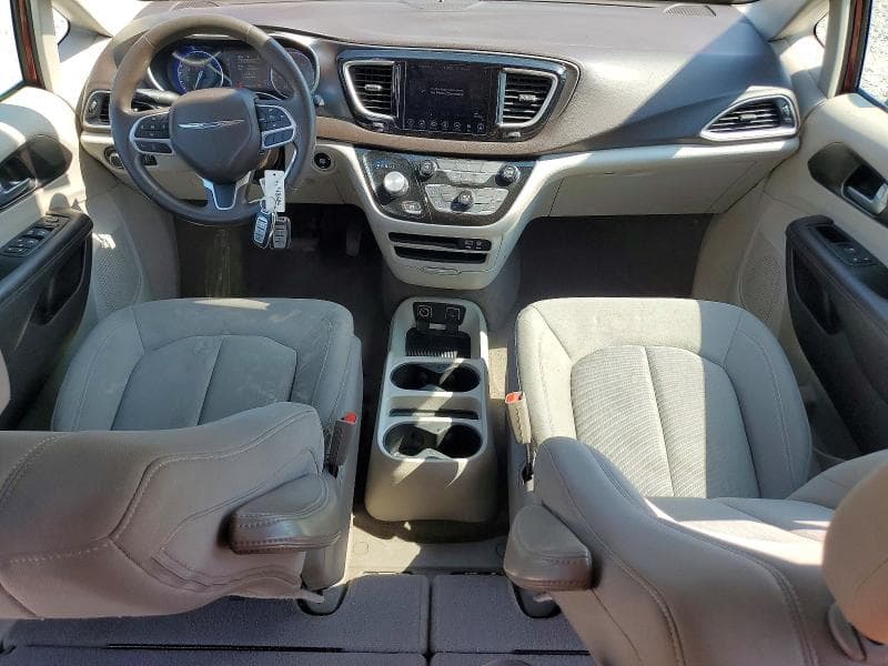 2017 CHRYSLER PACIFICA TOURING 8