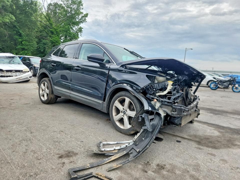 2017 LINCOLN MKC 4