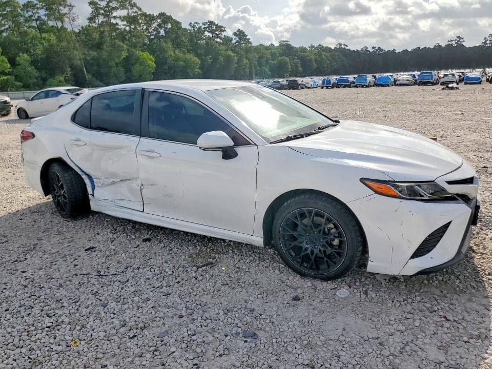 2018 TOYOTA CAMRY SE SE 4