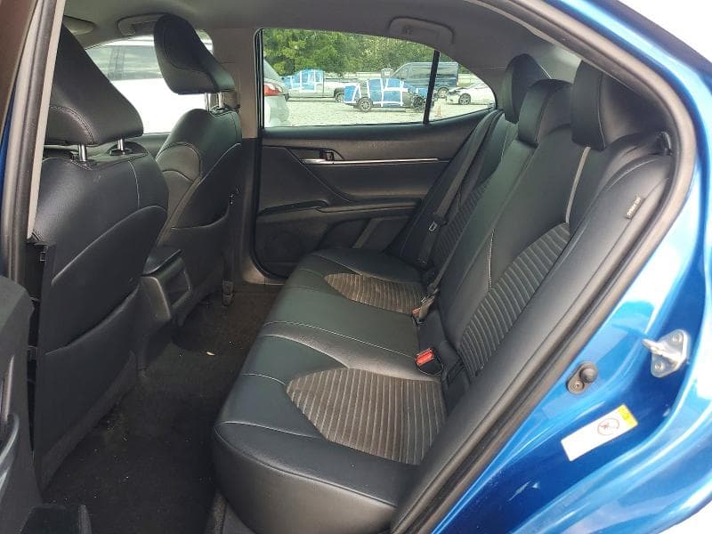 2018 TOYOTA CAMRY SE SE 10