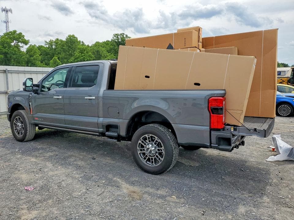 2025 FORD FORD 3