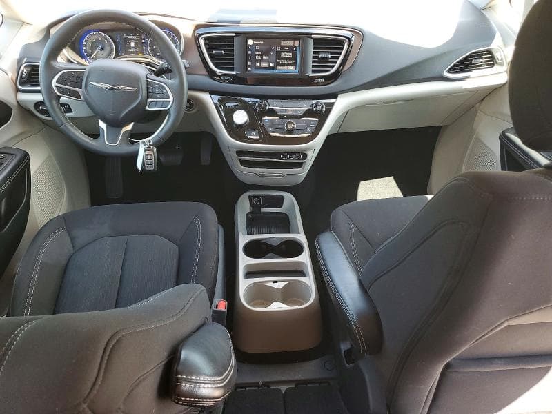 2023 CHRYSLER VOYAGER LX LX 8