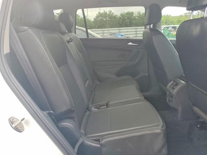 2018 VOLKSWAGEN TIGUAN SE 11