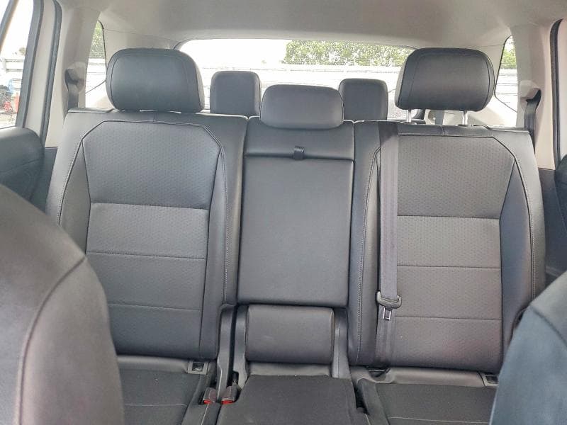2018 VOLKSWAGEN TIGUAN SE 10