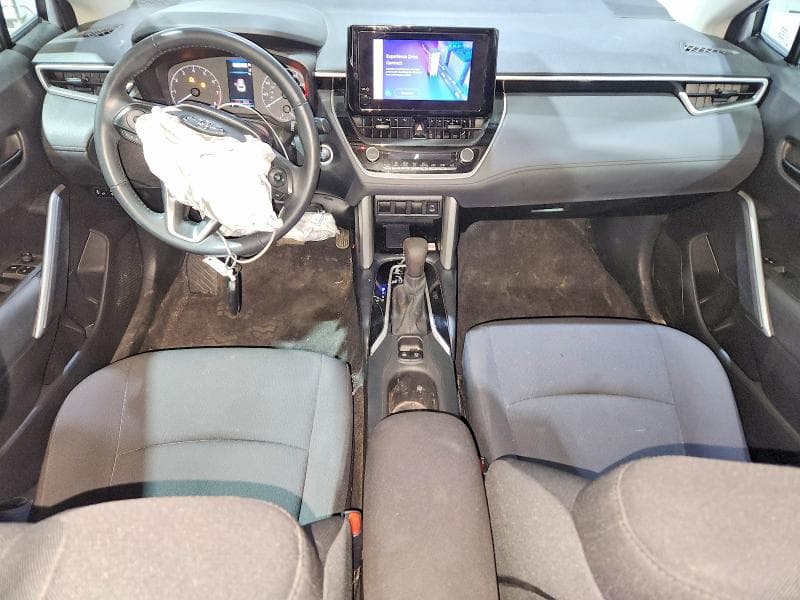 2023 TOYOTA COROLLA CROSS LE 8