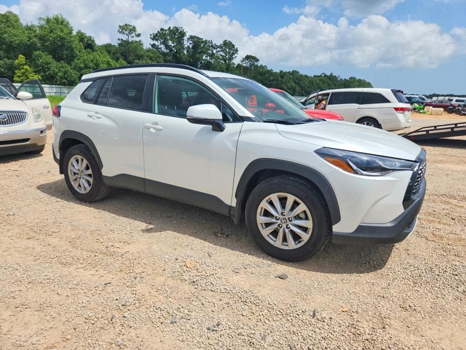 2024 TOYOTA COROLLA CROSS LE 4