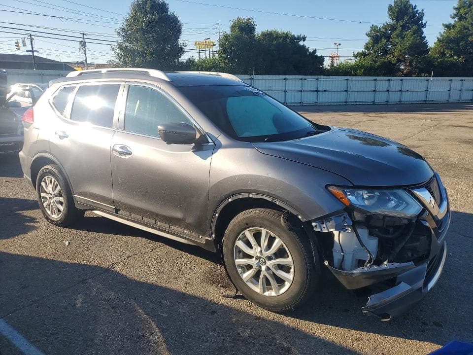 2017 NISSAN ROGUE SV 4