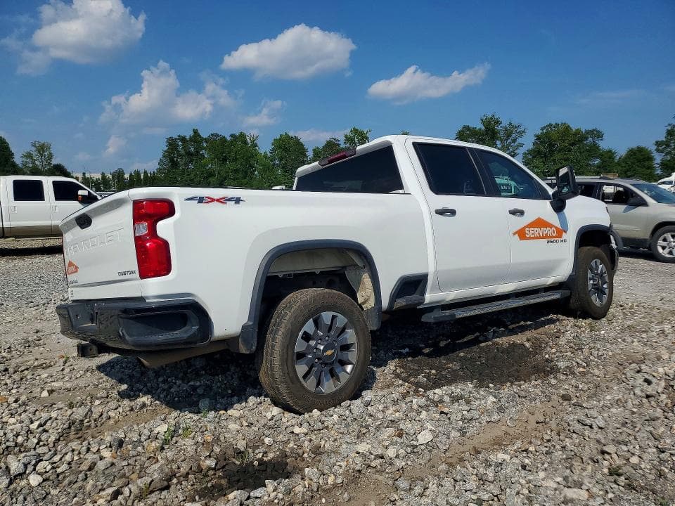 2023 CHEVROLET SILVERADO K2500 CUSTOM 3