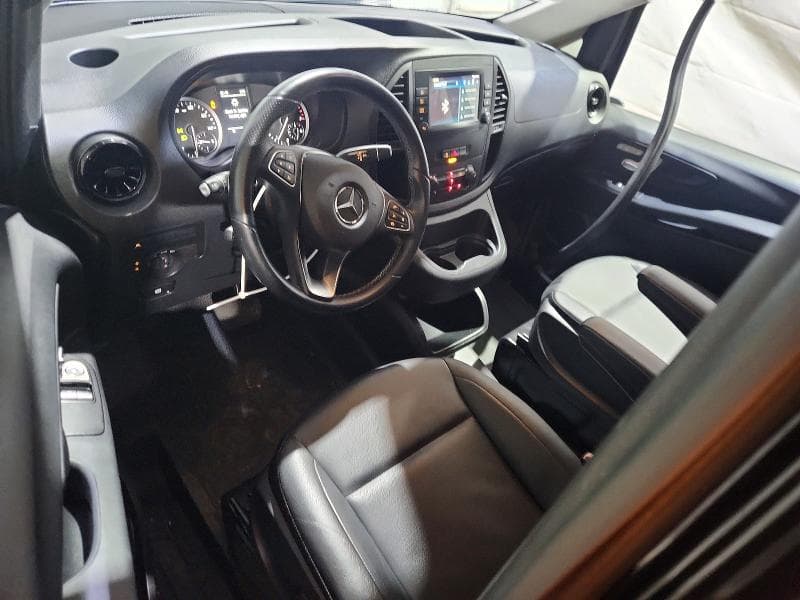 2022 MERCEDES-BENZ METRIS 8