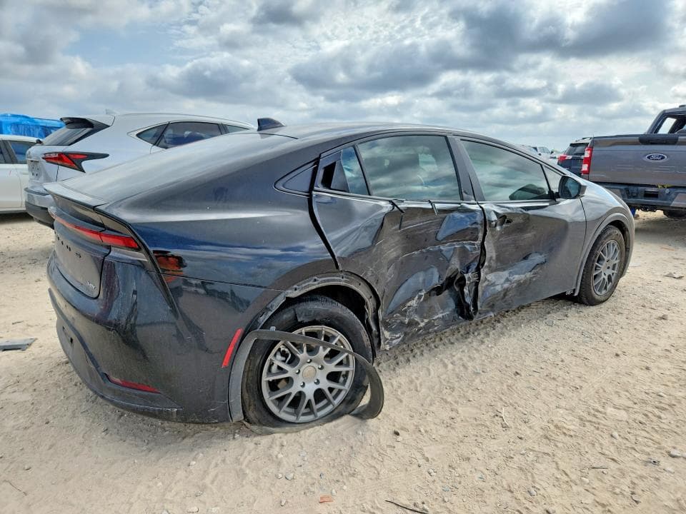2023 TOYOTA PRIUS LE LE 3