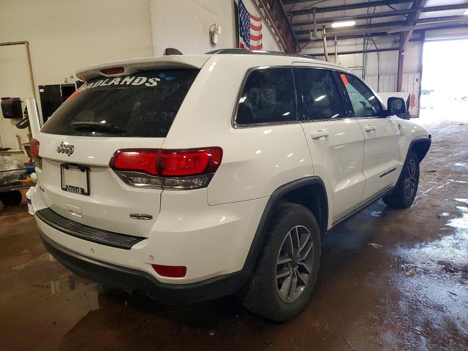 2020 JEEP GRAND CHEROKEE LAREDO 3