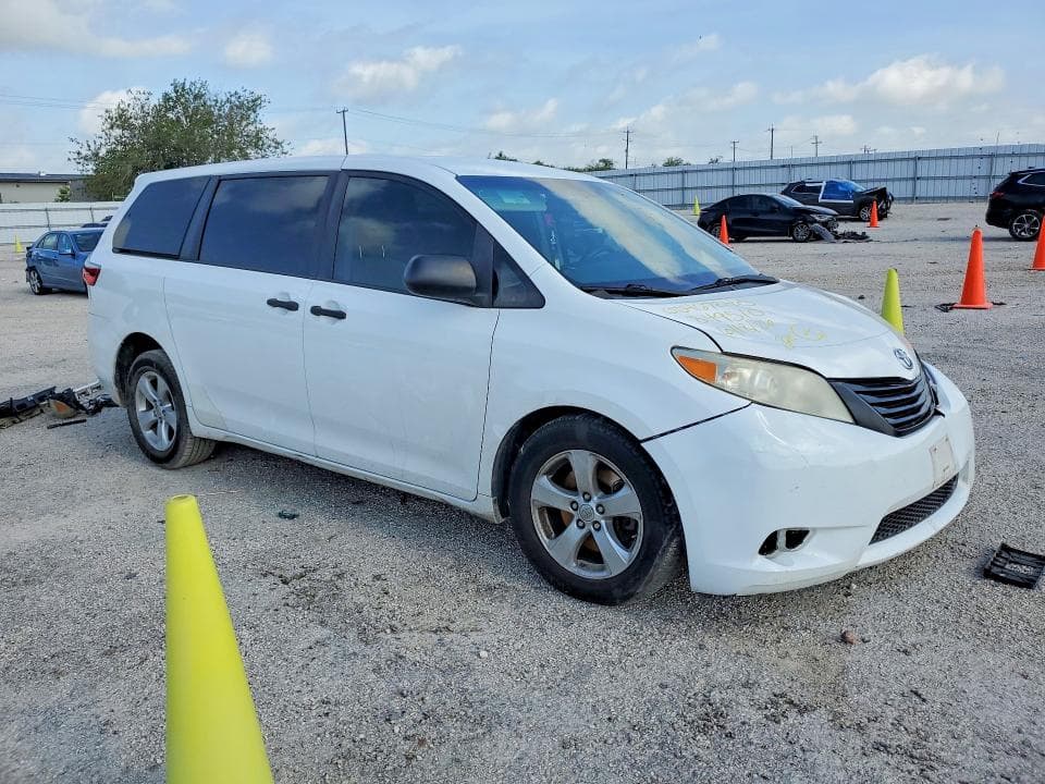 2017 TOYOTA SIENNA L 7-PASSENGER 4