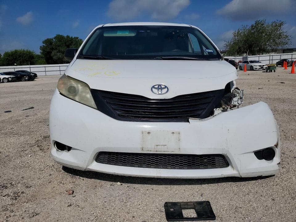 2017 TOYOTA SIENNA L 7-PASSENGER 5