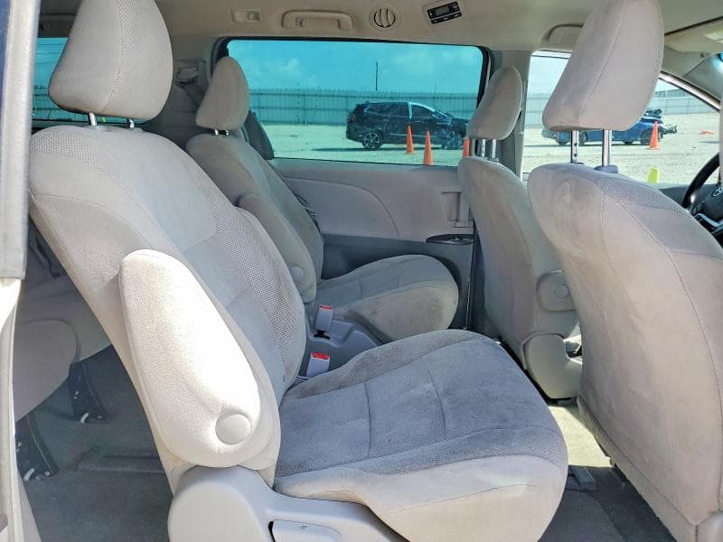 2017 TOYOTA SIENNA L 7-PASSENGER 10