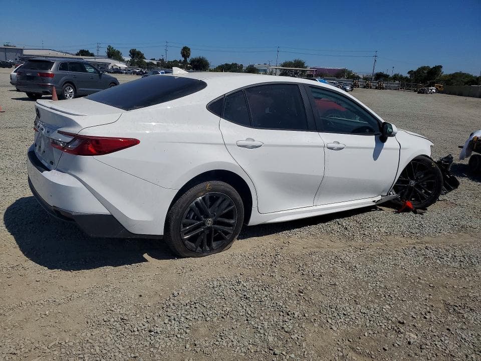 2025 TOYOTA CAMRY SE 3