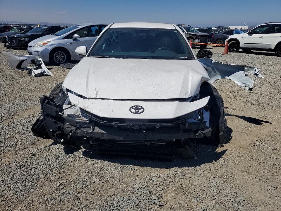 2025 TOYOTA CAMRY SE 5