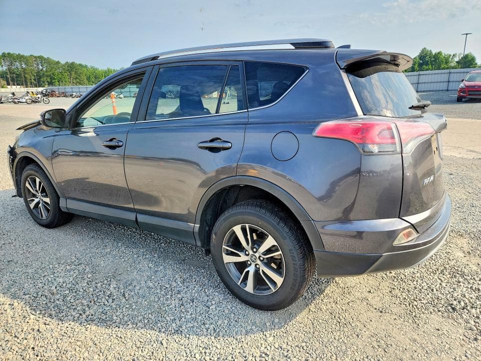 2017 TOYOTA RAV4 XLE 2