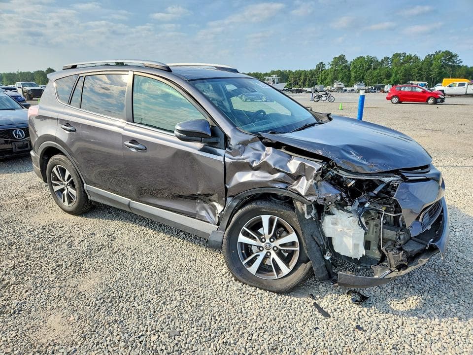 2017 TOYOTA RAV4 XLE 4