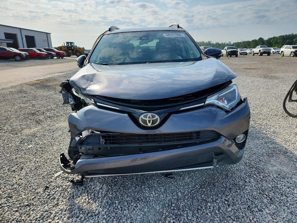 2017 TOYOTA RAV4 XLE 5
