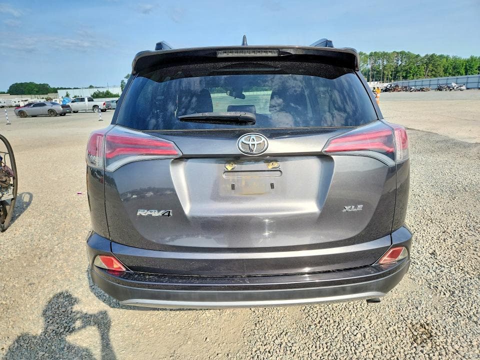 2017 TOYOTA RAV4 XLE 6