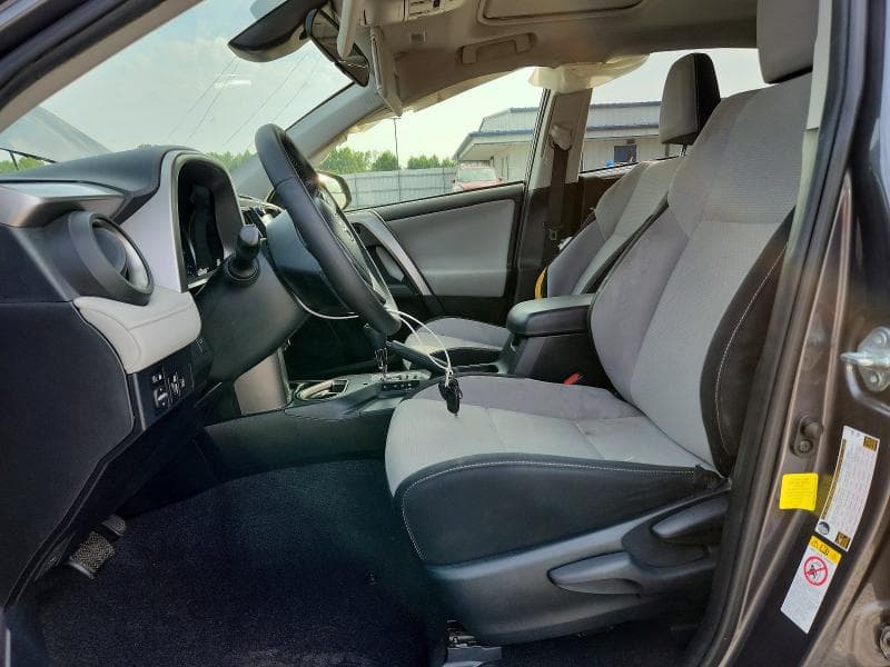 2017 TOYOTA RAV4 XLE 7