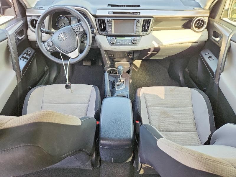 2017 TOYOTA RAV4 XLE 8