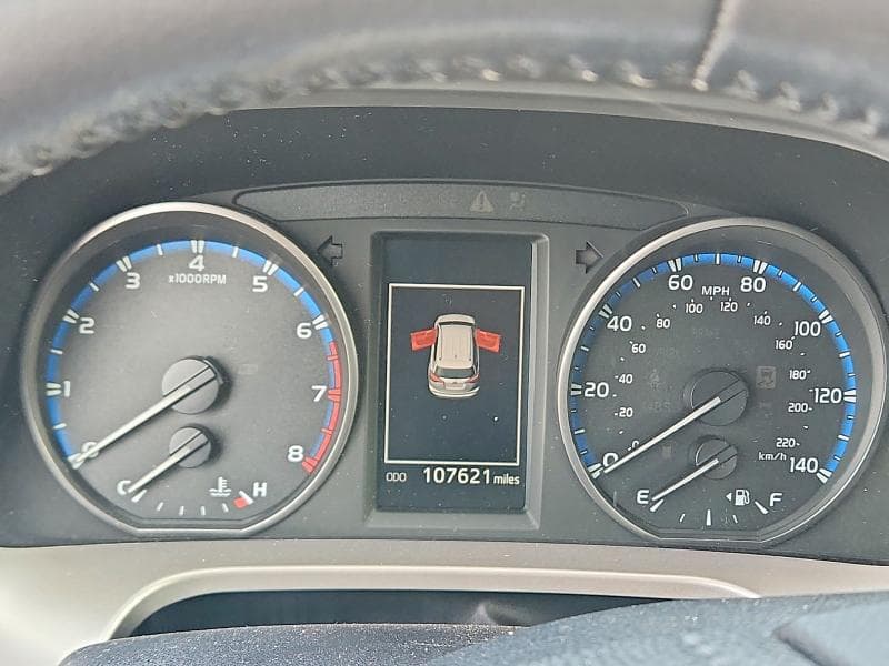 2017 TOYOTA RAV4 XLE 9