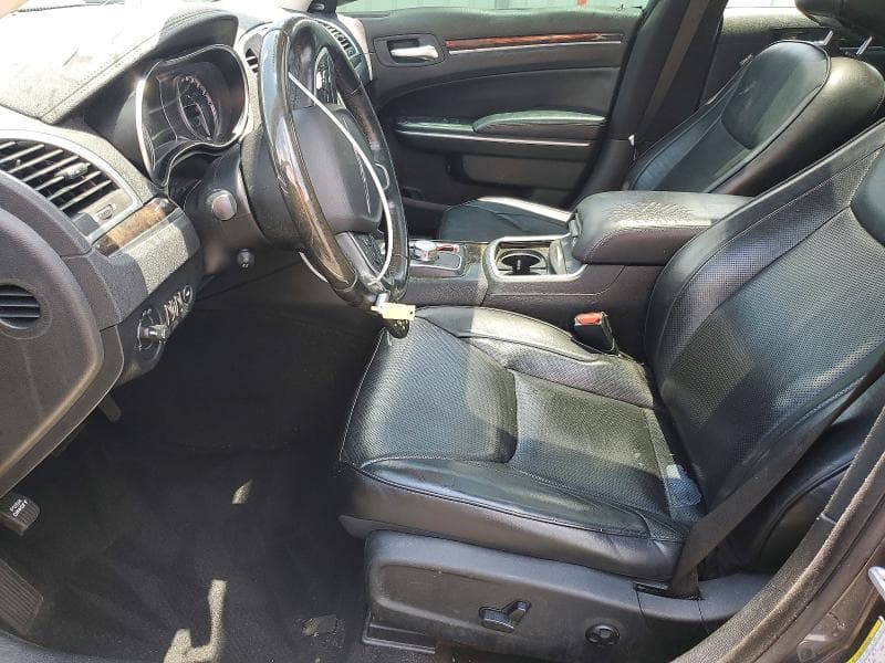 2019 CHRYSLER 300 LIMITED 7