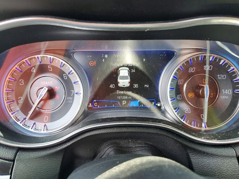 2019 CHRYSLER 300 LIMITED 9