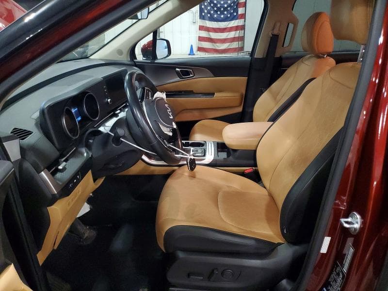 2023 KIA CARNIVAL LX 7