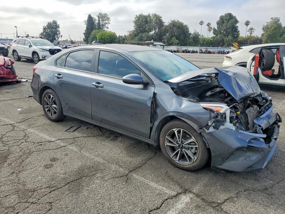 2023 KIA FORTE LXS 4