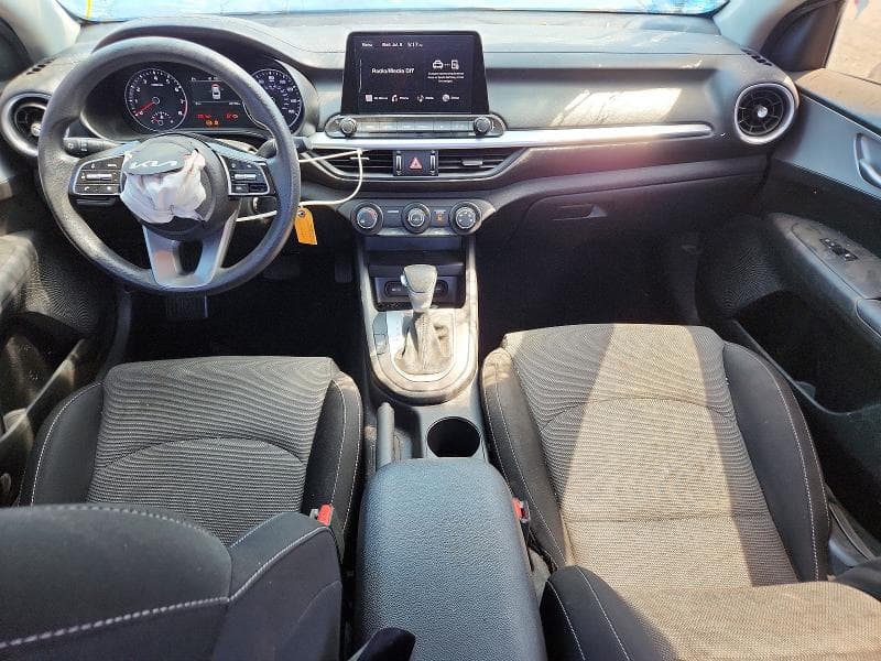 2023 KIA FORTE LXS 8
