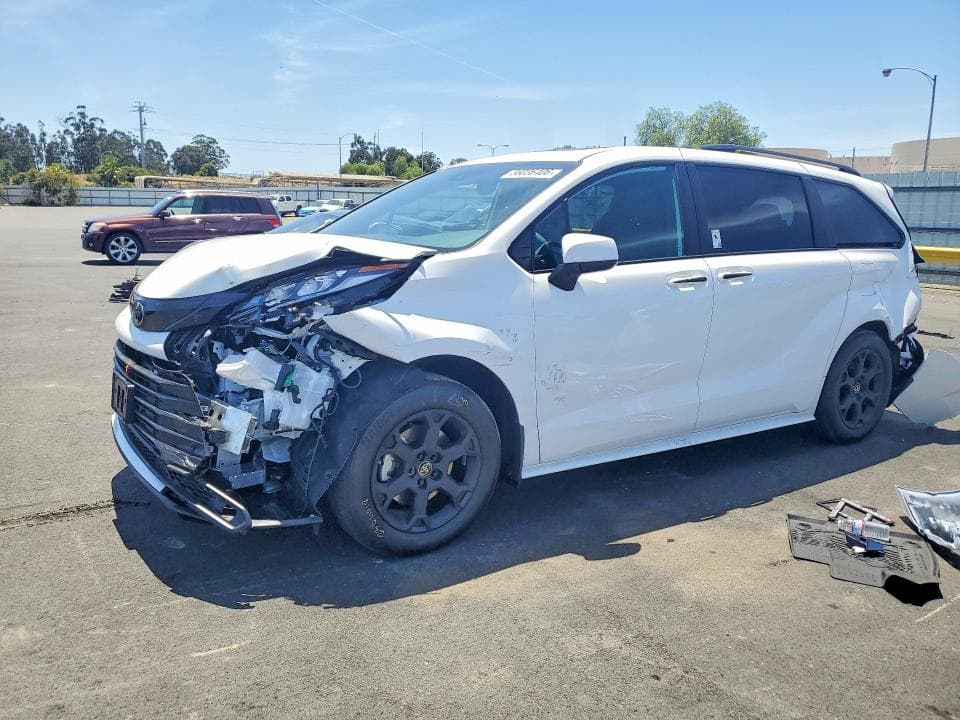 2026 TOYOTA SIENNA WOODLAND EDITION WOODLAND EDITION - 1