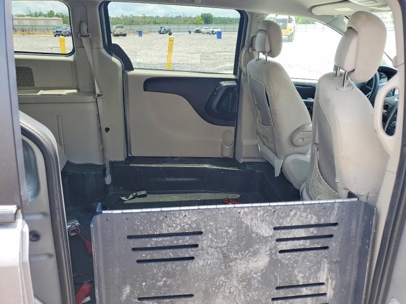 2016 DODGE GRAND CARAVAN SE 10