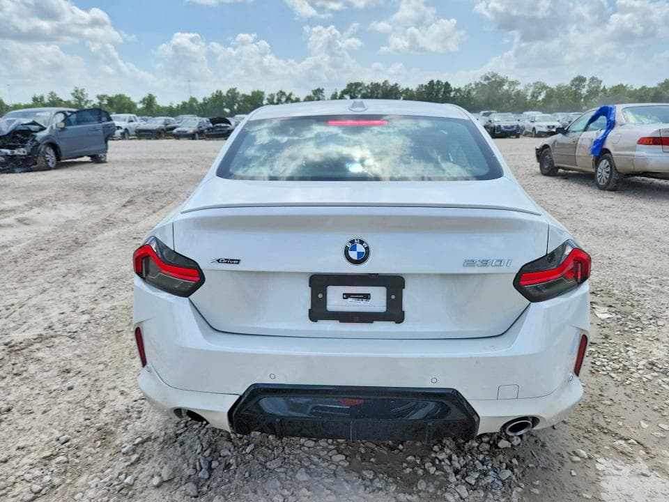 2026 BMW 230XI 6