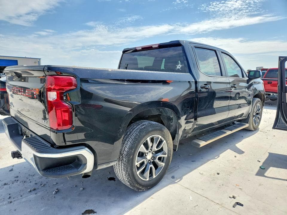 2023 CHEVROLET SILVERADO C1500 LT 3