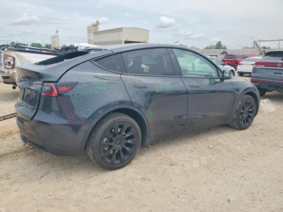 2024 TESLA MODEL Y 3