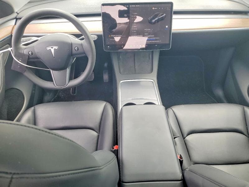 2024 TESLA MODEL Y 8
