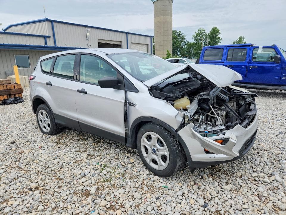 2017 FORD ESCAPE S 4