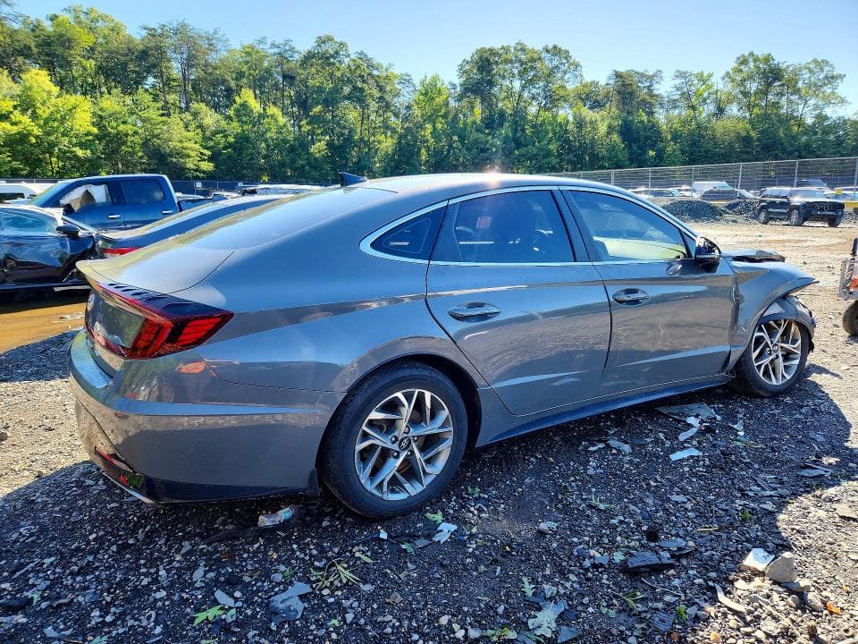 2023 HYUNDAI SONATA SEL 3