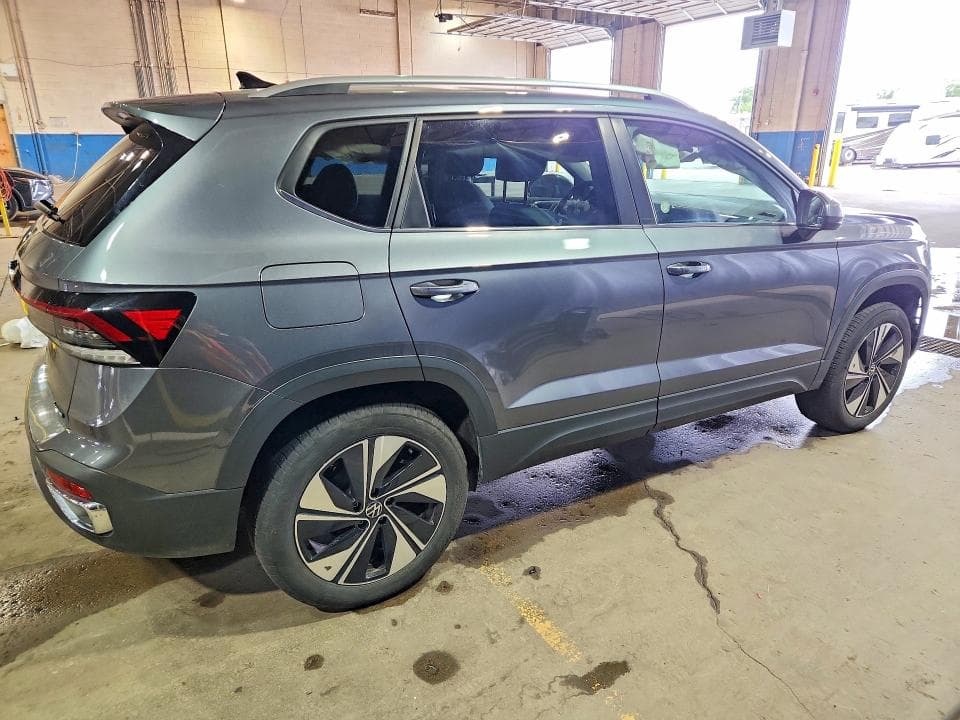 2025 VOLKSWAGEN TAOS SE 3
