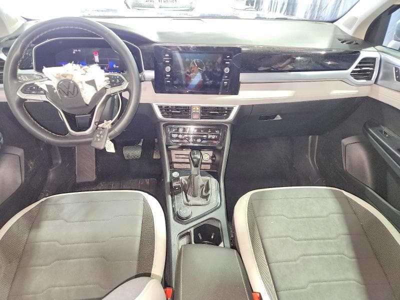 2025 VOLKSWAGEN TAOS SE 8
