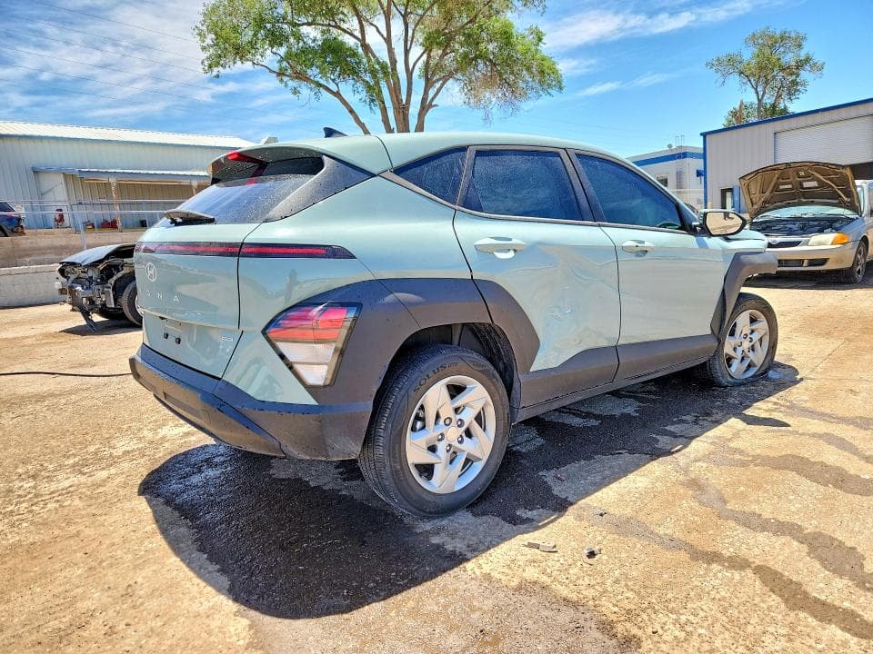 2024 HYUNDAI KONA SE SE 3